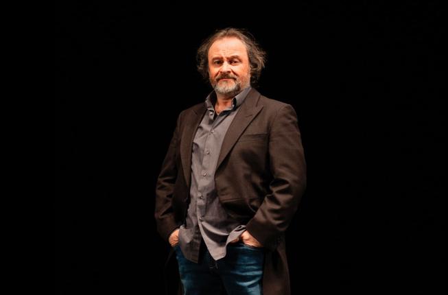 Collegamento a Natalino Balasso traduce Ruzante:la lingua del teatro dal pavano allo pseudo-veneto di oggi